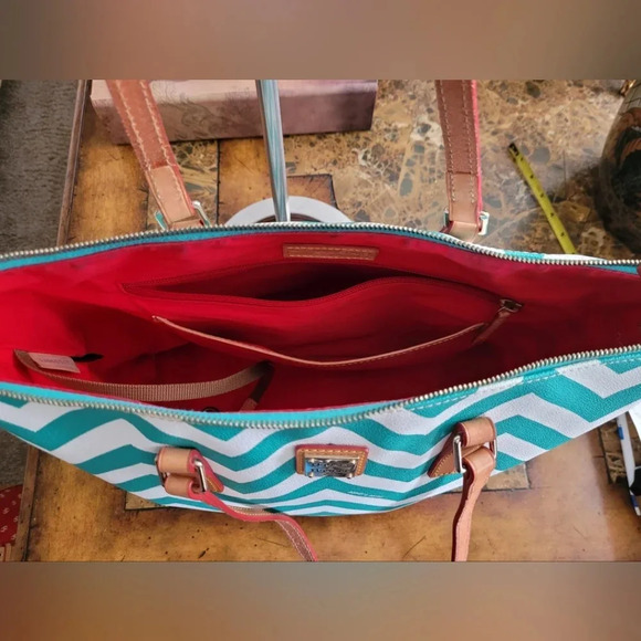 Dooney & Bourke shoulder bag - Picture 6 of 10